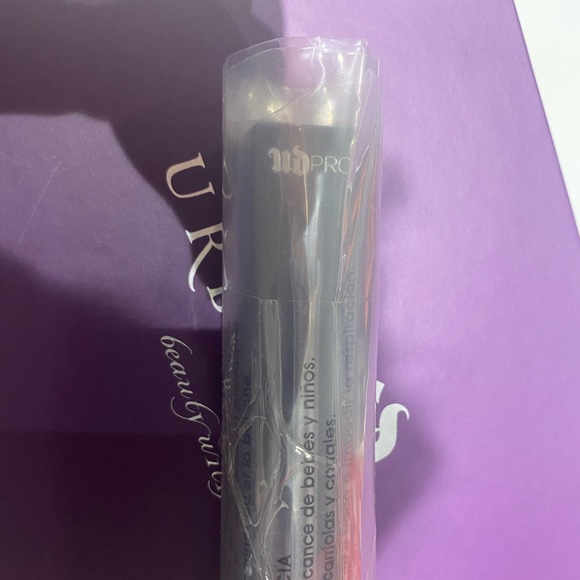💕 2/$20 - BNIB UD Pro - Angled Lip Brush - Picture 4 of 6